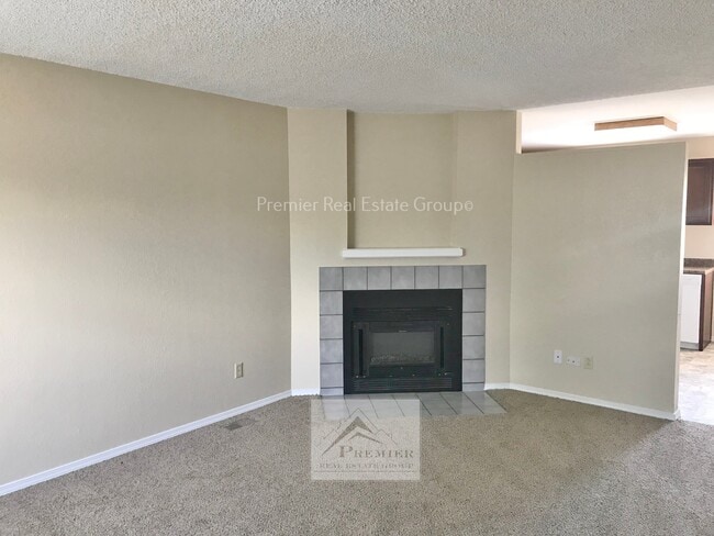 Photo - 527 Comanche Village Dr
