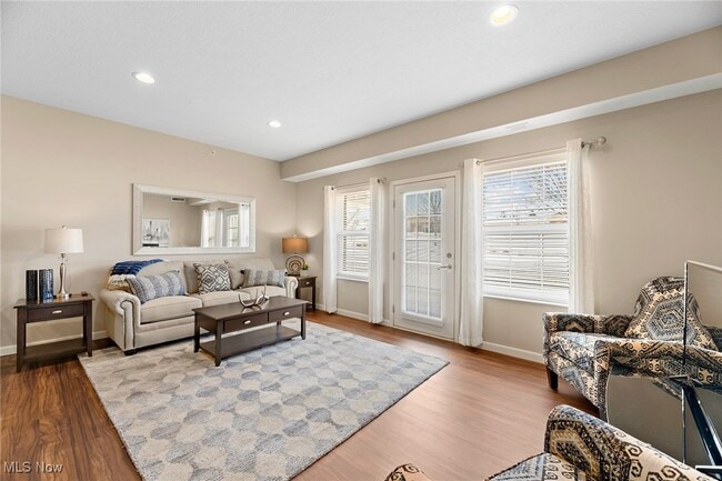 Building Photo - 558 Colony Park Dr Unit 301