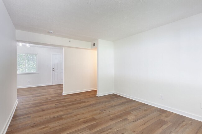 641 Powder Springs St Unit 11