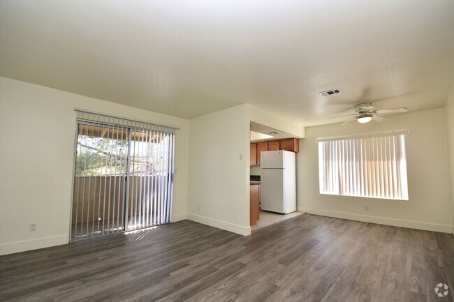 Building Photo - Lovely 2nd Floor, 1 Bed, 1 Bath Condo Next... Unit 2036