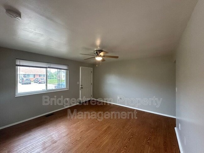 Photo - 4952 Leeper St
