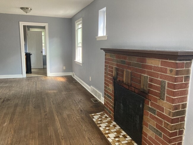 324 Newell Dr