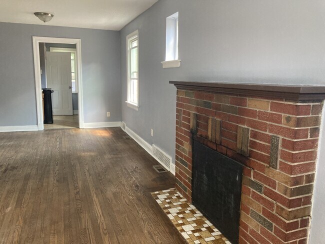Photo - 324 Newell Dr