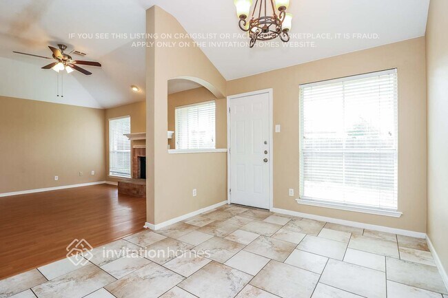Photo - 640 Willowwood Trail