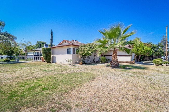 Photo - 2301 Faye Ln
