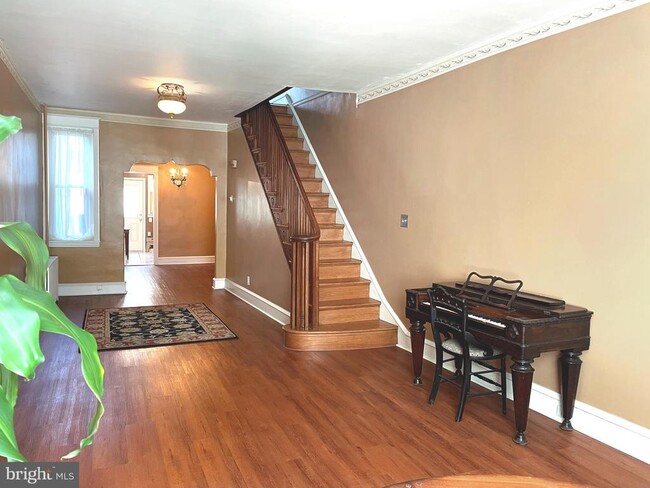 Photo - 1131 E Oxford St Townhome