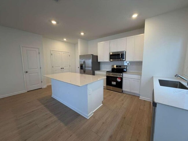 Photo - 5143 Loyalty Dr