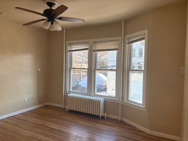 Photo - 252 Maplewood Ave