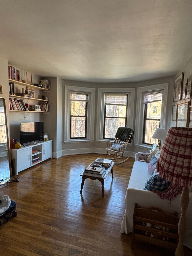 Photo - 221 Newbury St