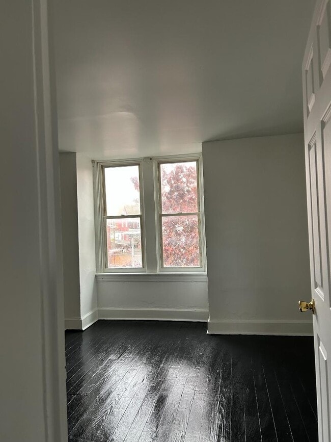 Photo - 506 Curtin St