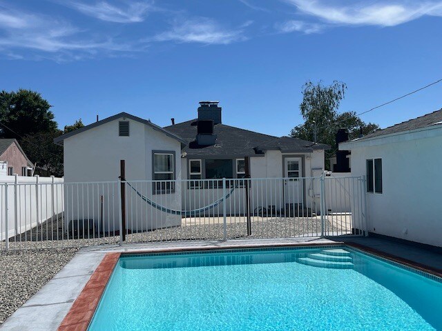 Photo - 14313 Collins St