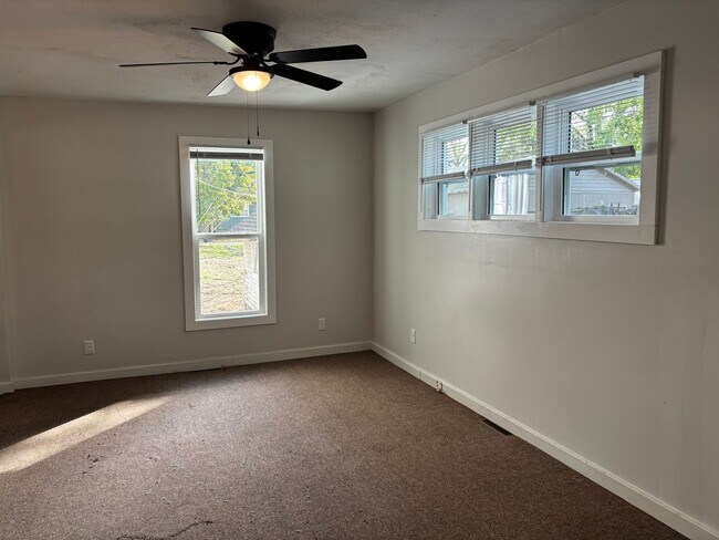 Photo - Check Out This 3-Bed/1.5-Bath House in Blu...