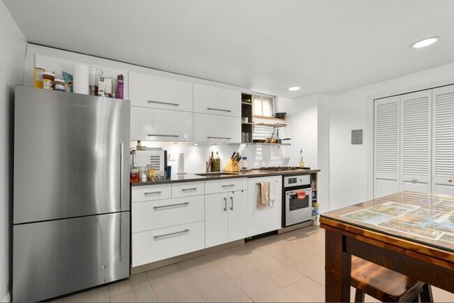 Photo - 16 Dartmouth Pl Unit 1