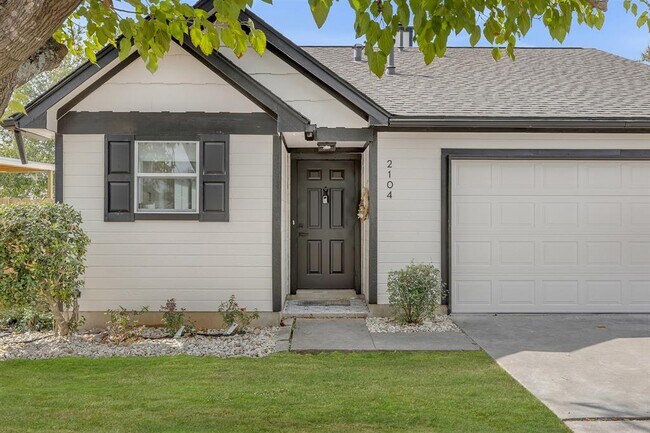 Photo - 2104 Andover Dr