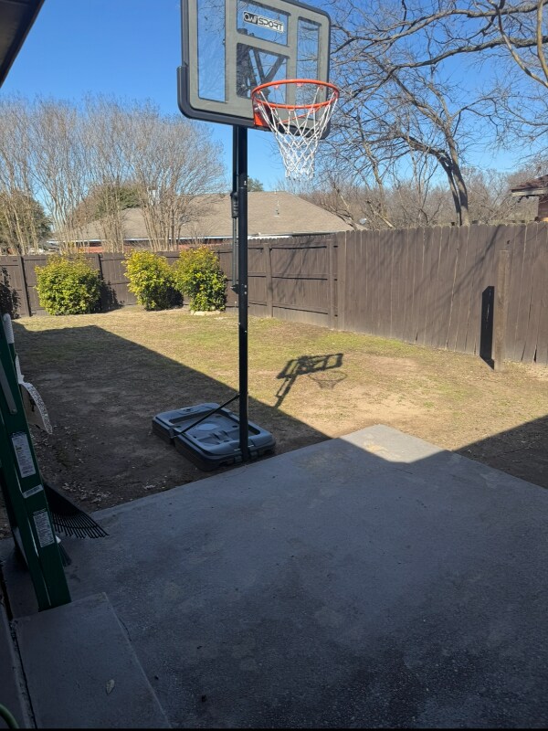 903 Teakwood Ln