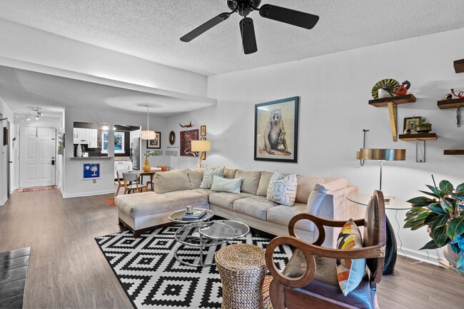 Building Photo - 2bd/2ba Condo on the Saluda River