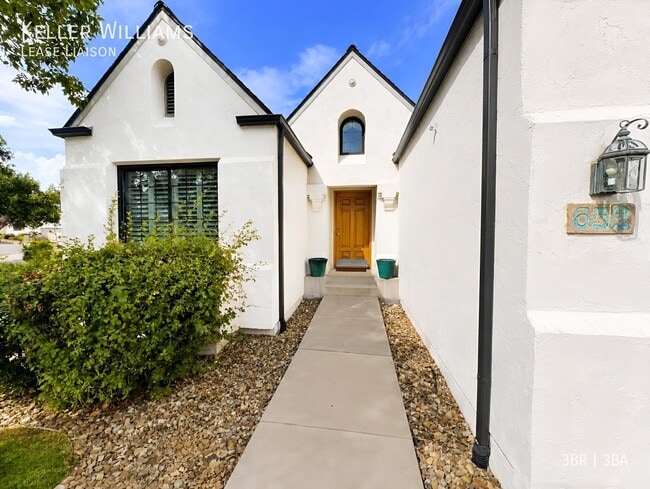 652 La Bourgade Point