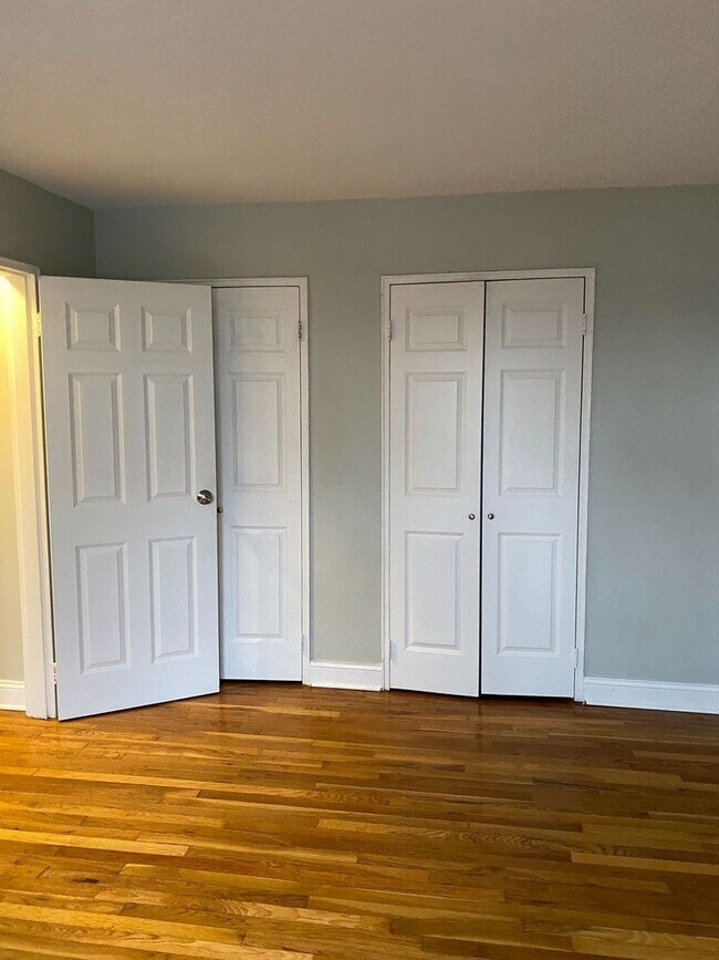 Meadowbrook Gardens Apartments Cedar Grove, NJ