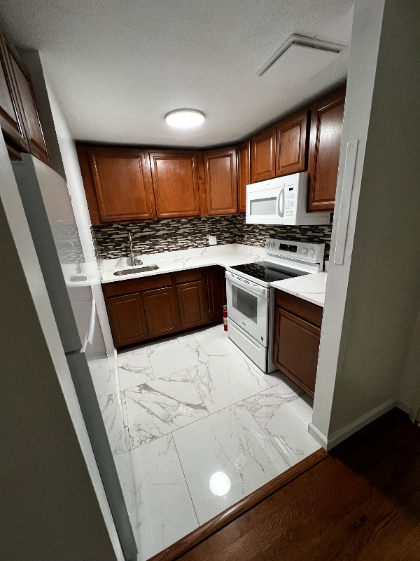 Photo - 142 Burgundy Hill Ln