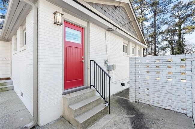 Photo - 2026 Harwinor Rd SE