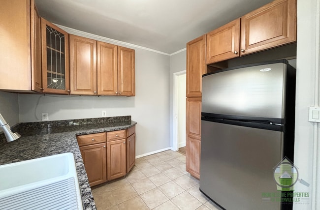 Photo - 109 Buist Ave