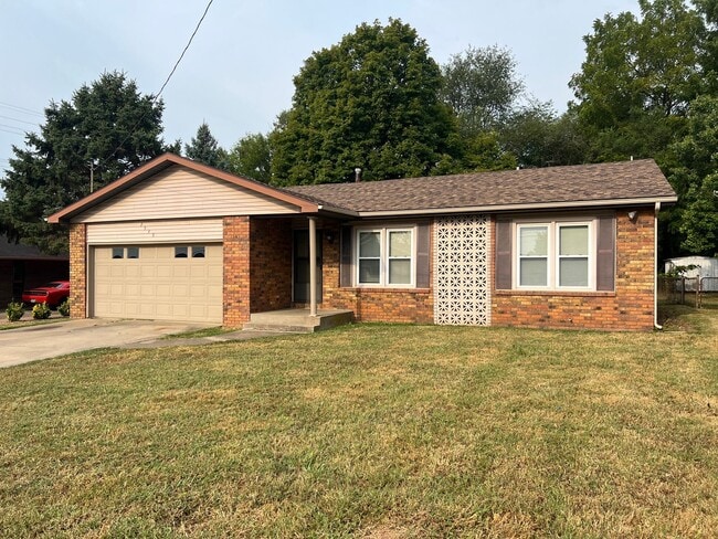 Building Photo - Great Location! Rental
