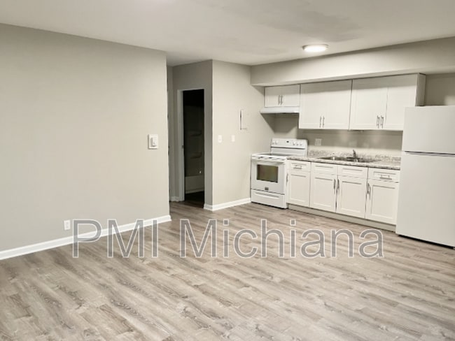 Photo - 2261 N Johnson St