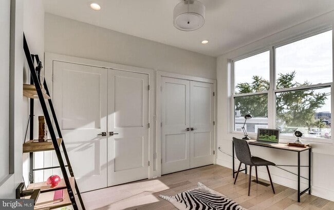 Photo - 631 Florida Ave NE Unit B