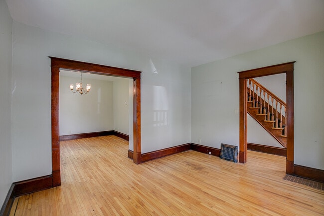 Photo - 2534 Franklin Ave