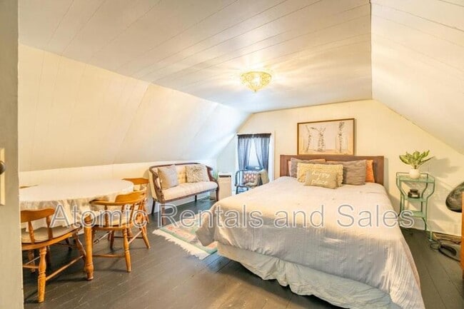 Photo - 714 E Jefferson St