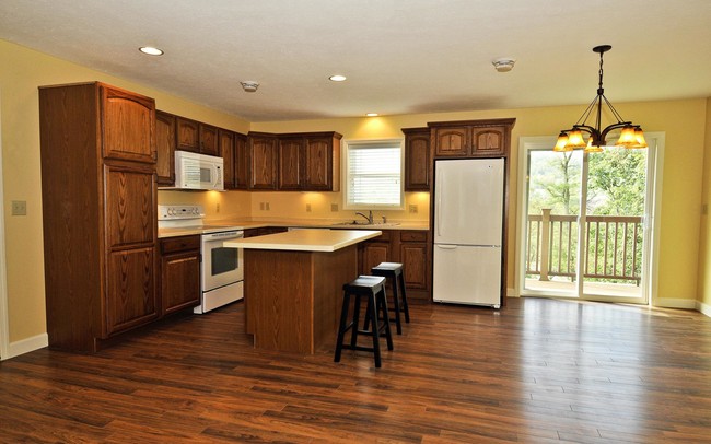 kitchen - 501 Crawford Ave Condo Unit 301