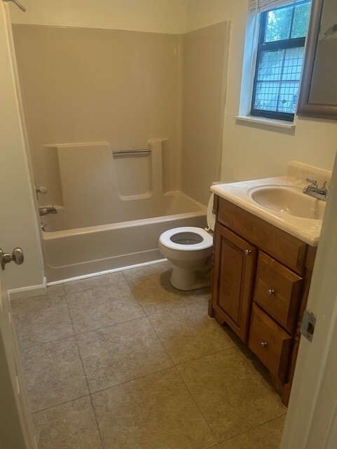 Photo - 2000 Countryhill Ln