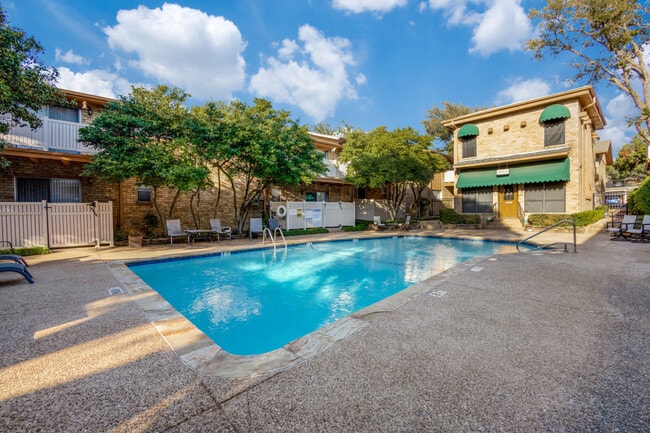 Building Photo - LAKESIDE ON SPRING VALLEY Rental