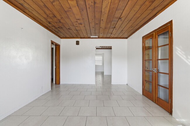 Photo - 1901 W La Salle St