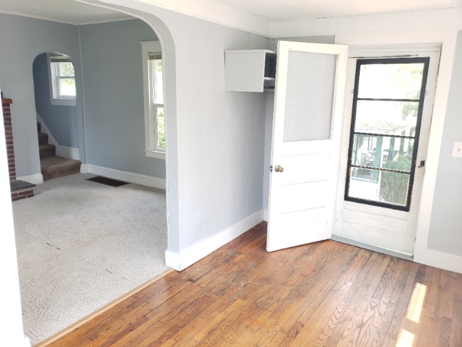 Photo - 718 W 5th Ave