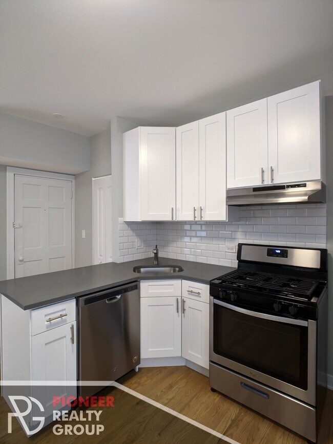 Photo - 3523 N Broadway St Unidad 3525-1W