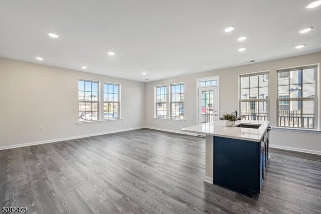 Photo - 25 Robeson St
