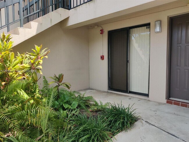 Photo - 300 E Club Cir Unidad 108