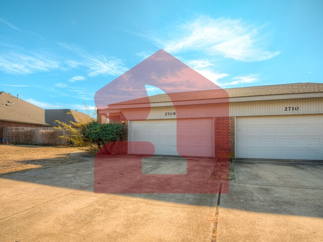 Photo - 2708 Silvertree Dr