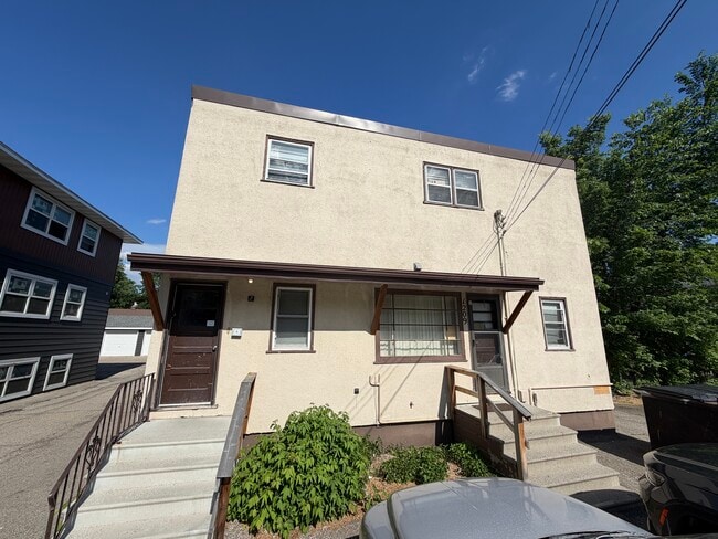 Building Photo - 1209 North Unit 3
