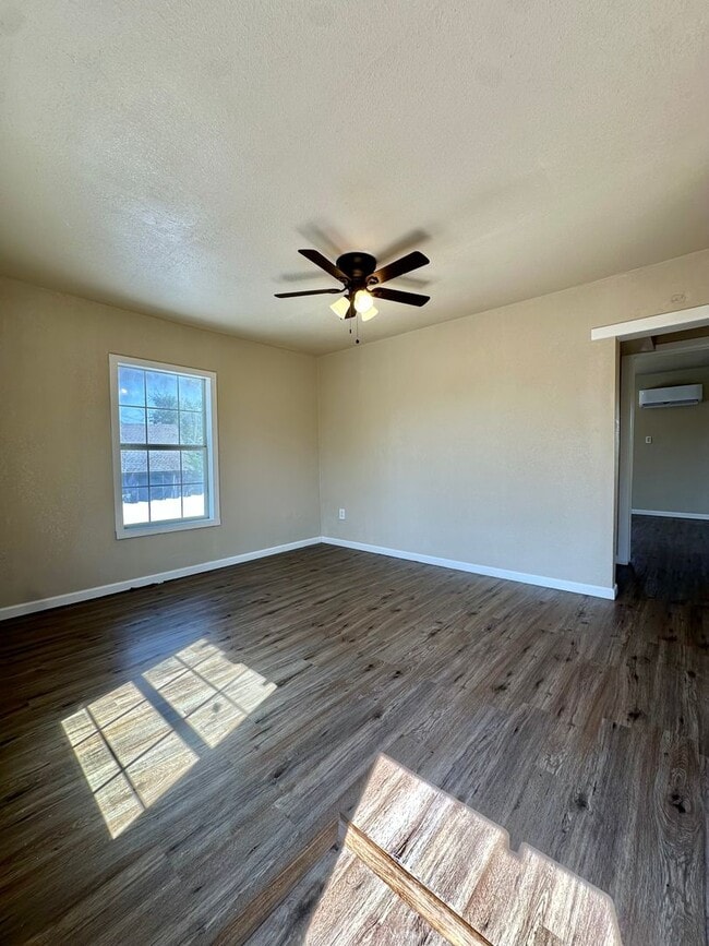 Photo - COMING SOON - Remodeled 1 Bedroom Apartment + Water/Sewer/Trash Included!