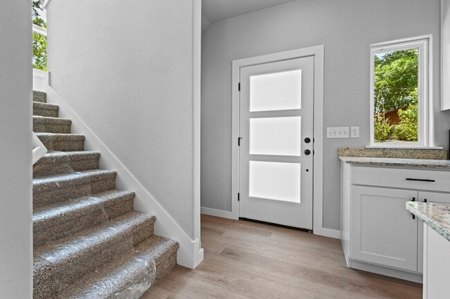 Photo - 2 Brightling Ln