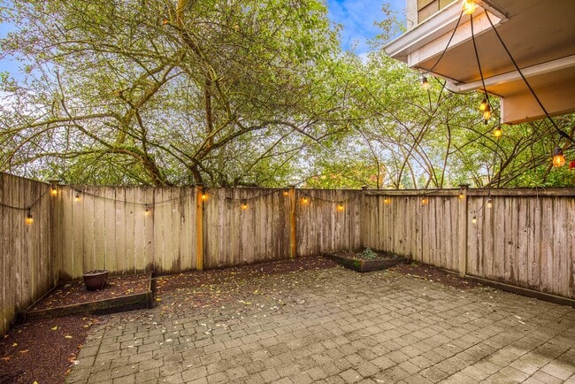 Photo - Lake City Townhouse 2 Bedroom 1.5 bath