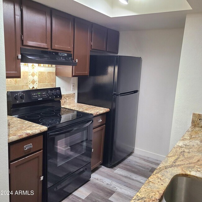 Photo - 4211 E Palm Ln Unit 208