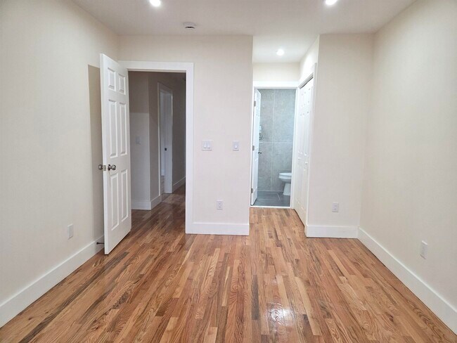 Photo - 120 W 44th St Unit 2