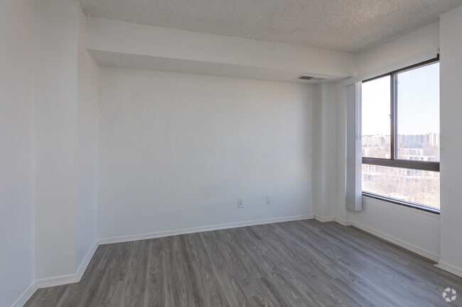 1BR, 1BA - 680 SF - Brent Place