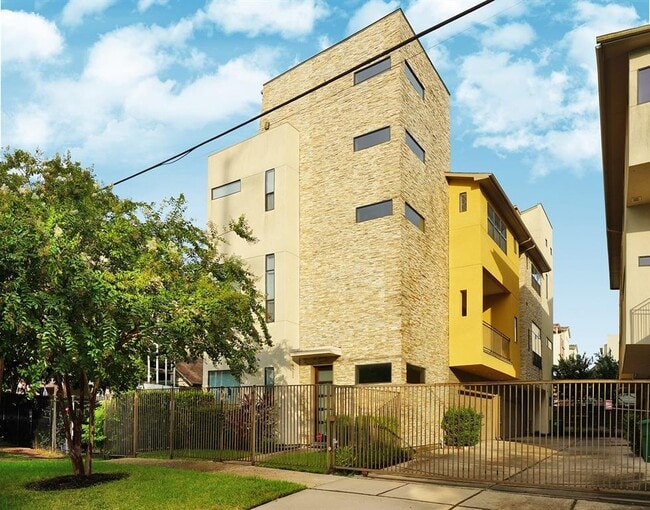 Building Photo - 4611 Austin St Unit C Rental