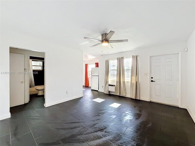 Photo - 391 NE 42nd Ct