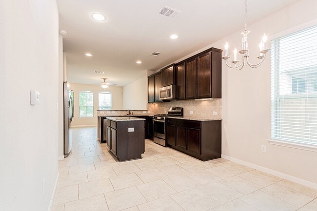 Photo - 605 Allens Creek Way
