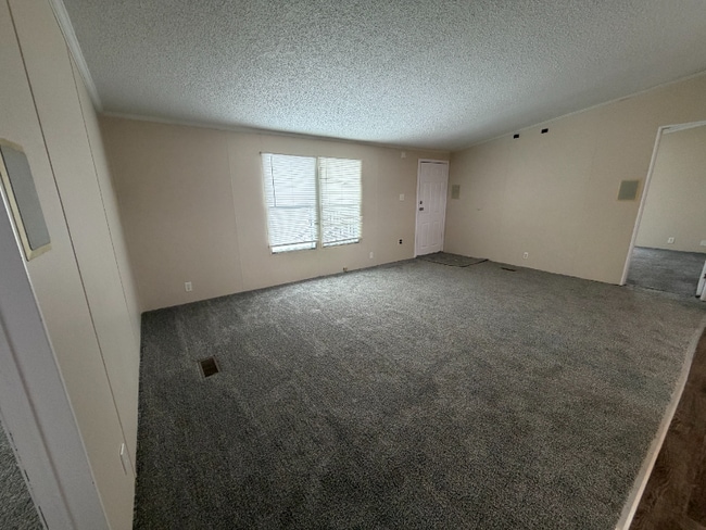 Photo - 137 Hunters Rill